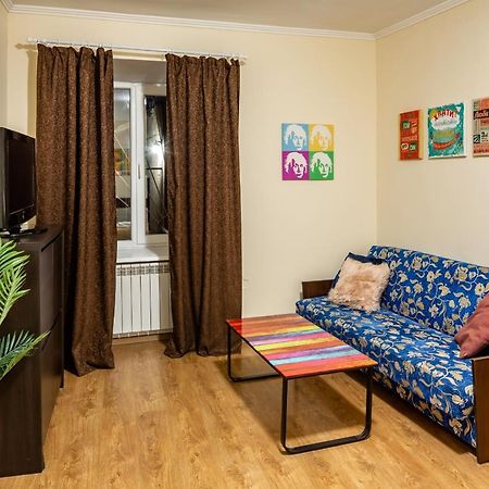 Rainbow Apartment Near Rynok Sq Liov Exterior foto
